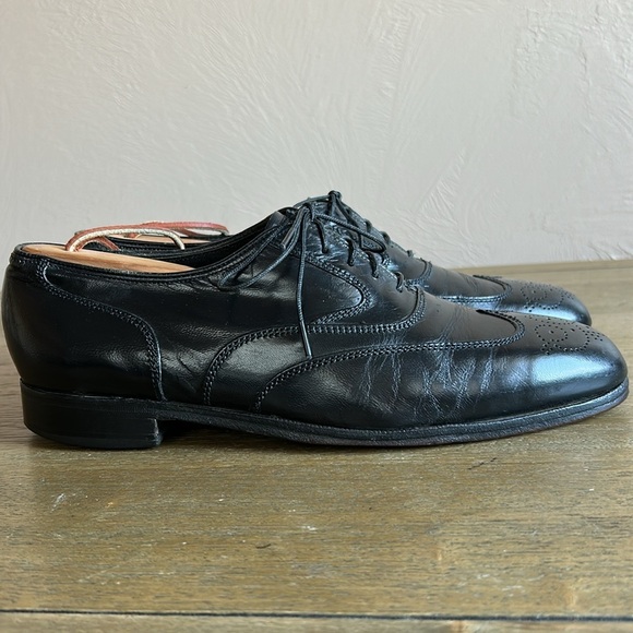 Vintage Florsheim Imperial Black Brogue Wingtip Men’s Shoes Size 8D Flexible.